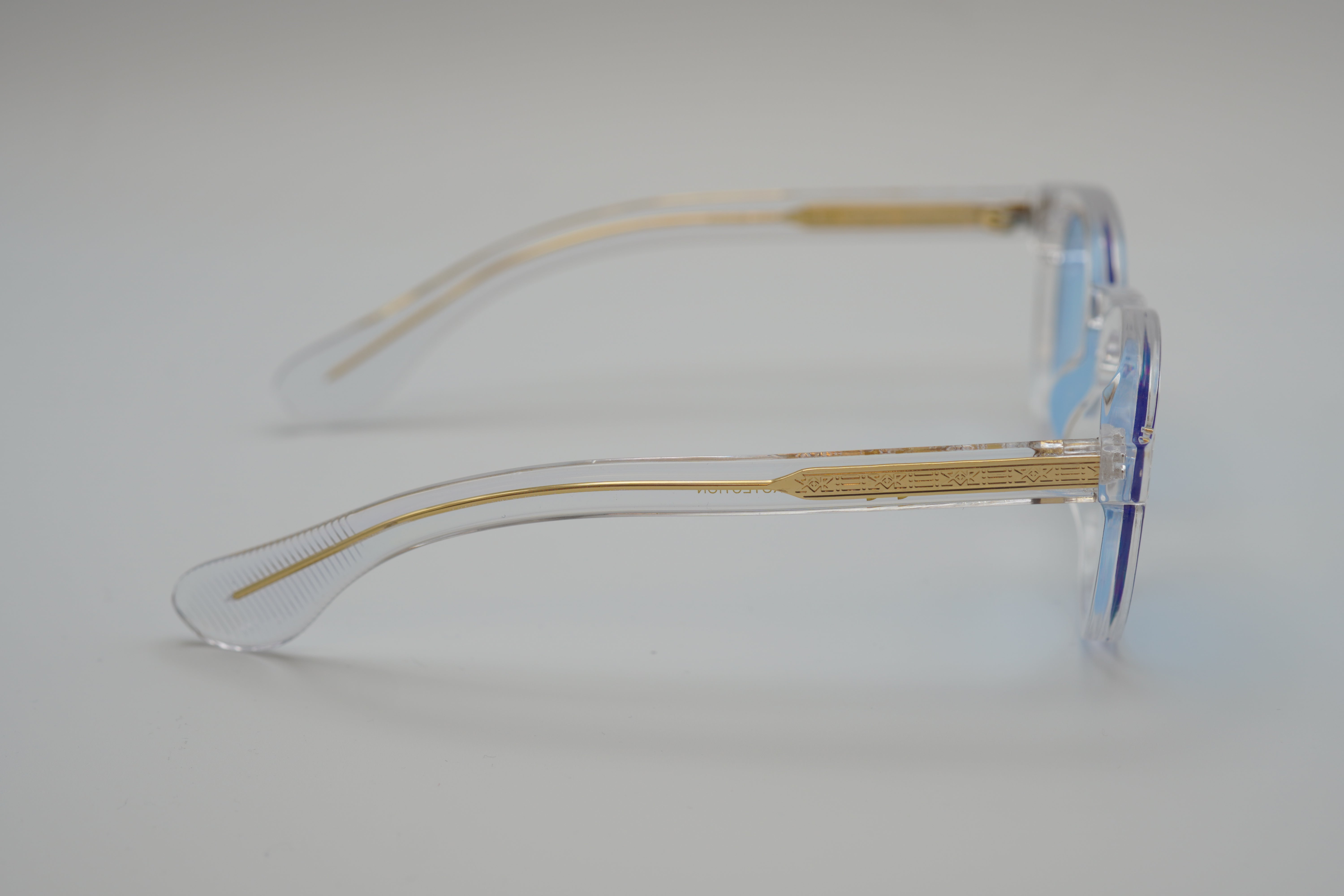 CV3169 TRANSLUCIDE VERRES BLEUS