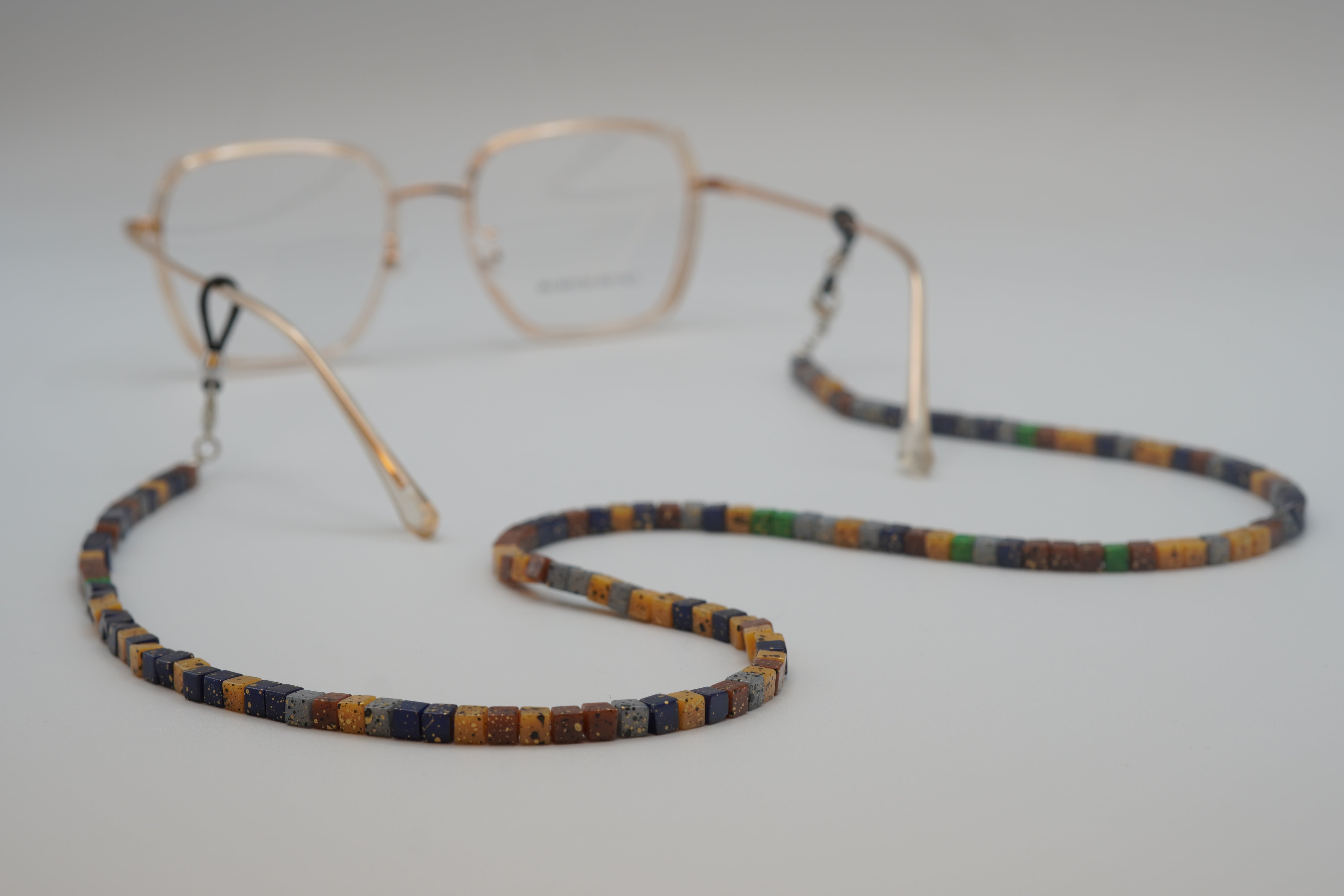 CORDON PERLES CARREES MARRONS